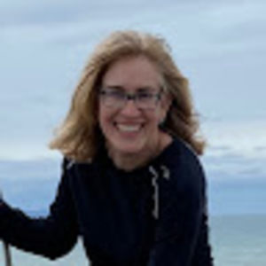 Meet your Posher, Lara